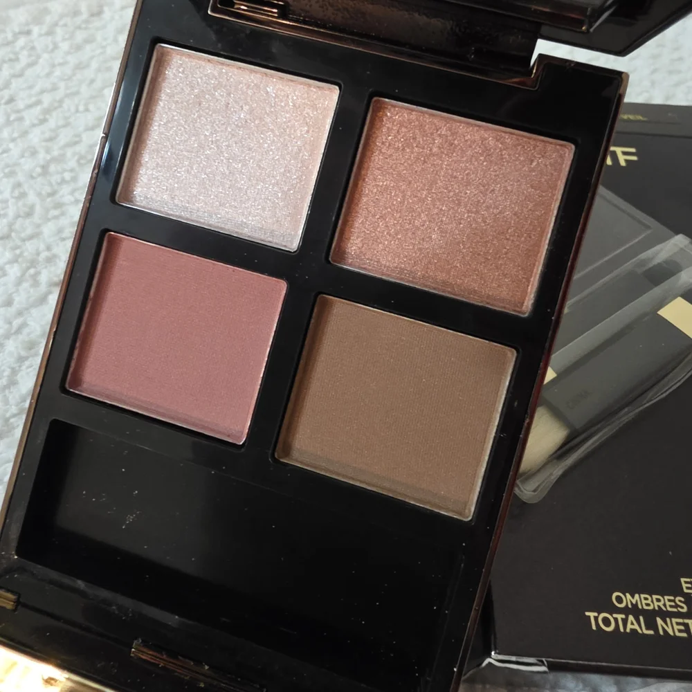 NEW~ TOM FORD Eye Color Quad ~ 02 ROSE VEIL~ LIMITED EDITION
